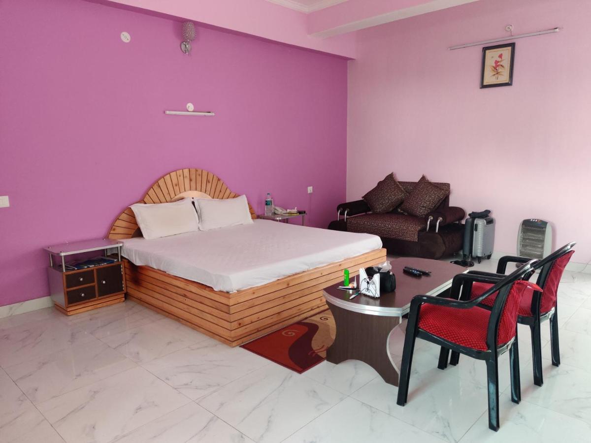 Sumeru Resort Pithorāgarh Exteriör bild