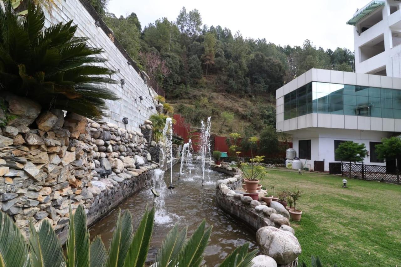 Sumeru Resort Pithorāgarh Exteriör bild