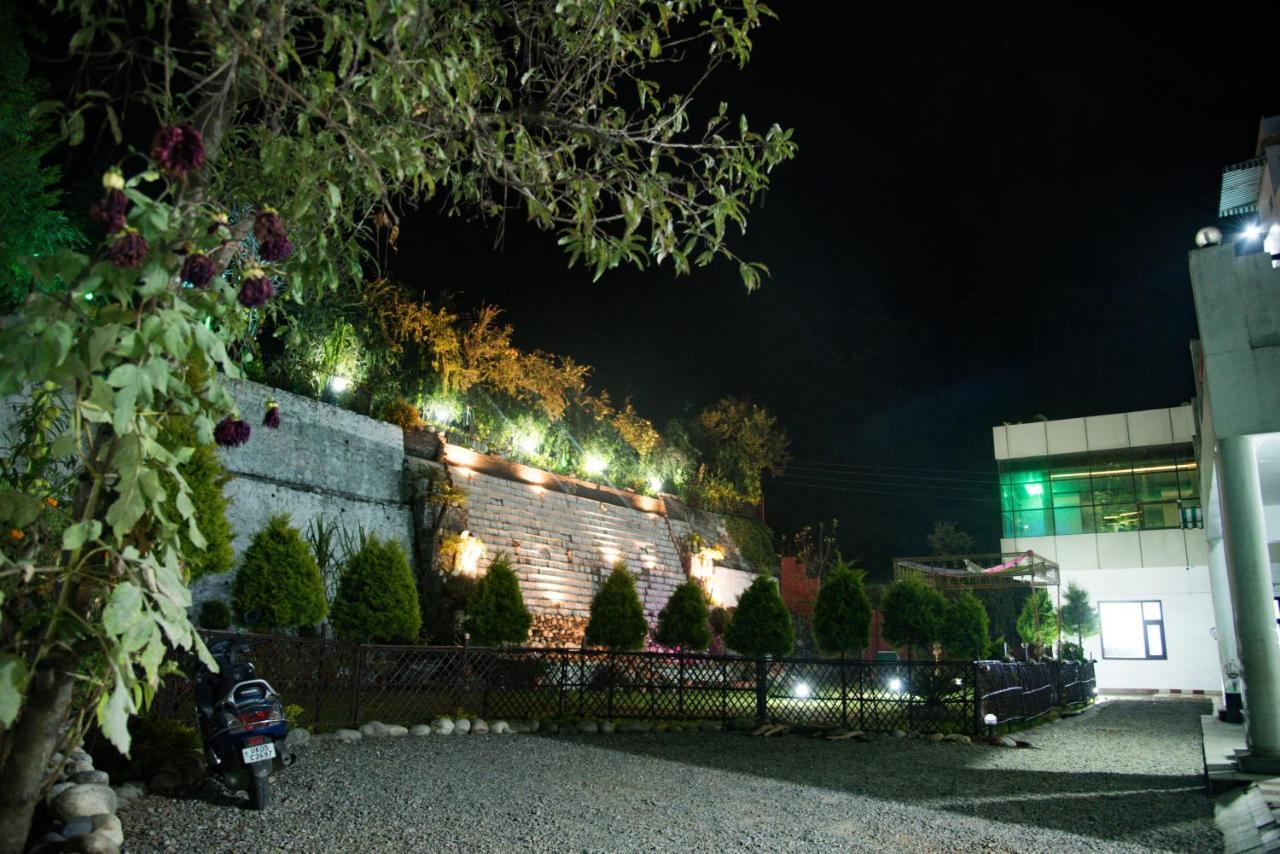 Sumeru Resort Pithorāgarh Exteriör bild